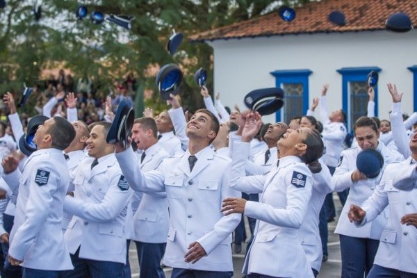 Formatura de alunos da EEAr